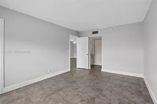 3050 NE 16th Ave, Oakland Park, FL 33334 - Photo 12