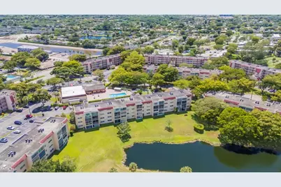 1020 Country Club Dr #405, Margate, FL 33063 - Photo 32