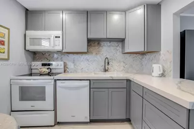1020 Country Club Dr #405, Margate, FL 33063 - Photo 4