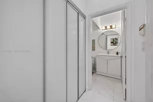 11248 NW 56th St, Doral, FL 33178 - Photo 18