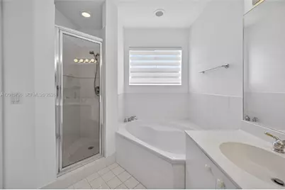 11248 NW 56th St, Doral, FL 33178 - Photo 34