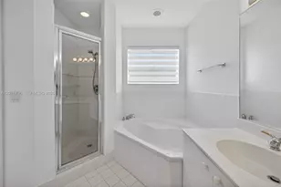 11248 NW 56th St, Doral, FL 33178 - Photo 34