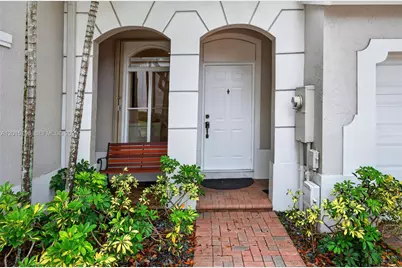 11248 NW 56th St, Doral, FL 33178 - Photo 2