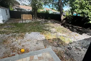 833 NW 75th St, Miami, FL 33150 - Photo 4