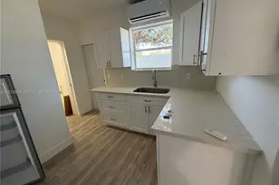 1760 NW 84th St, Miami, FL 33147 - Photo 12