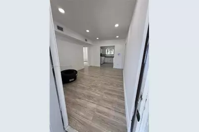 1760 NW 84th St, Miami, FL 33147 - Photo 8