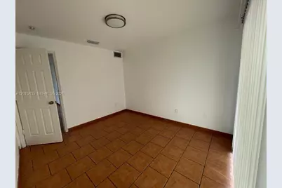10112 SW 20th St, Miami, FL 33165 - Photo 4