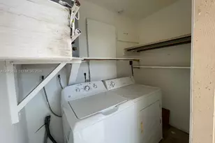 10112 SW 20th St, Miami, FL 33165 - Photo 8