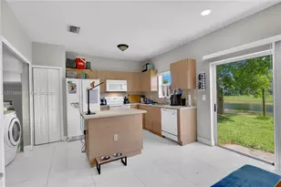 1660 SE 30th St, Homestead, FL 33035 - Photo 16