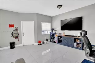 1660 SE 30th St, Homestead, FL 33035 - Photo 8