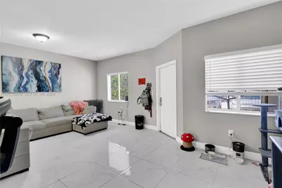1660 SE 30th St, Homestead, FL 33035 - Photo 4