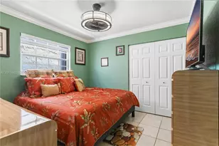 5471 W 27th Ct, Hialeah, FL 33016 - Photo 16