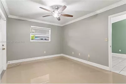 5471 W 27th Ct, Hialeah, FL 33016 - Photo 18