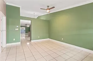 5471 W 27th Ct, Hialeah, FL 33016 - Photo 4