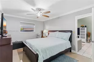 5471 W 27th Ct, Hialeah, FL 33016 - Photo 12