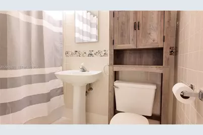 2236 N Cypress Bend Dr #207, Pompano Beach, FL 33069 - Photo 10