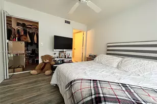2236 N Cypress Bend Dr, Pompano Beach, FL 33069 - Photo 8