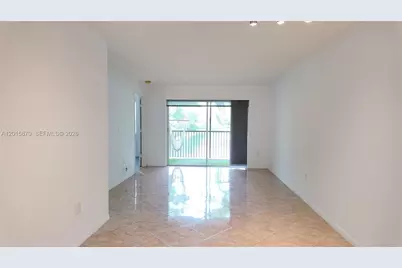 2236 N Cypress Bend Dr #207, Pompano Beach, FL 33069 - Photo 4