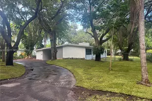 12725 SW 80th Ave, Pinecrest, FL 33156 - Photo 2