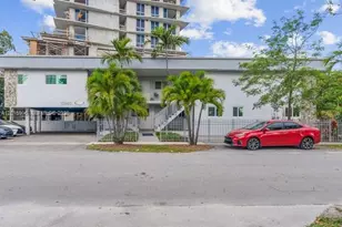 13880 NE 20th Pl, North Miami Beach, FL 33181 - Photo 24