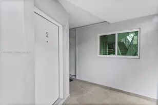 13880 NE 20th Pl, North Miami Beach, FL 33181 - Photo 20