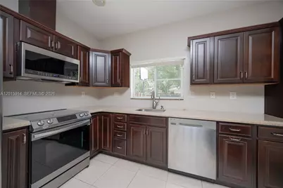 2890 NE 4th St, Homestead, FL 33033 - Photo 34