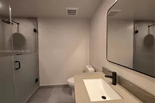 121 NE 5th St, Miami, FL 33132 - Photo 4