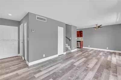 8911 NW 28th Dr #32B, Coral Springs, FL 33065 - Photo 4