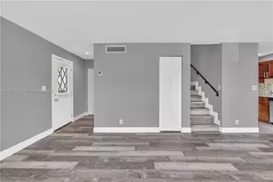 8911 NW 28th Dr, Coral Springs, FL 33065 - Photo 2