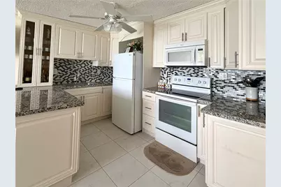 7135 Collins Ave #1214, Miami Beach, FL 33141 - Photo 10