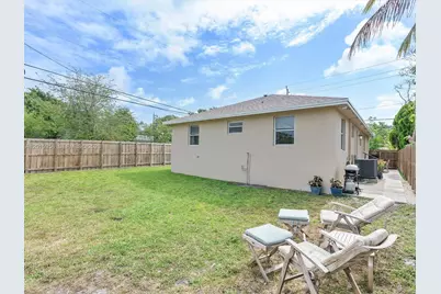 200 SW 2nd Ave, Hallandale Beach, FL 33009 - Photo 26