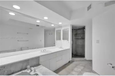 16425 Collins Ave #2715, Sunny Isles Beach, FL 33160 - Photo 18