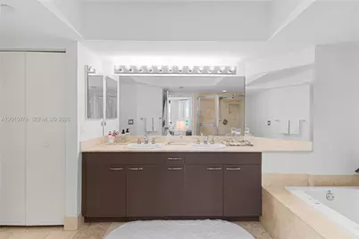 21055 Yacht Club Dr #1707, Aventura, FL 33180 - Photo 18