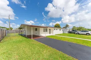 4211 SW 97th Pl, Miami, FL 33165 - Photo 2