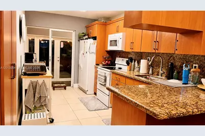 1734 W 57th Ter, Hialeah, FL 33012 - Photo 4