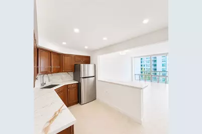1408 Brickell Bay Dr #1104, Miami, FL 33131 - Photo 2