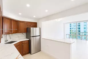 1408 Brickell Bay Dr, Miami, FL 33131 - Photo 2