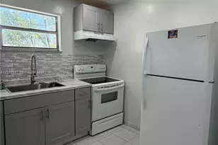 7101 Byron Ave, Miami Beach, FL 33141 - Photo 4