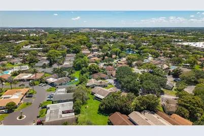 2176 Nova Village Dr, Davie, FL 33317 - Photo 40