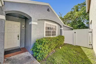 11730 NW 12th St, Pembroke Pines, FL 33026 - Photo 2