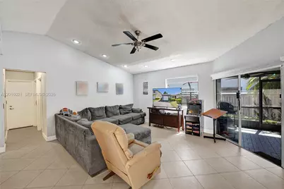 11730 NW 12th St, Pembroke Pines, FL 33026 - Photo 12