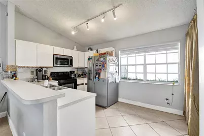 11730 NW 12th St, Pembroke Pines, FL 33026 - Photo 18