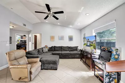 11730 NW 12th St, Pembroke Pines, FL 33026 - Photo 8