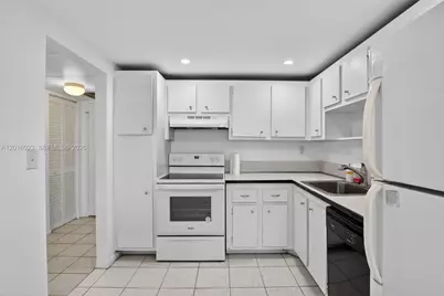 2761 Taft St #212, Hollywood, FL 33020 - Photo 8