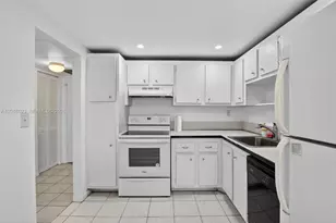 2761 Taft St, Hollywood, FL 33020 - Photo 8