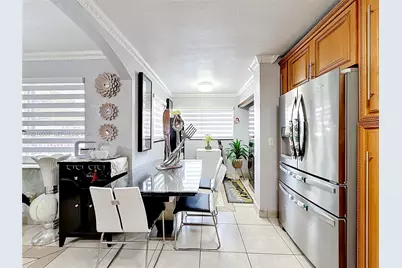 1652 W 42nd Pl #2, Hialeah, FL 33012 - Photo 10