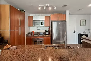 300 S Biscayne Blvd, Miami, FL 33131 - Photo 6