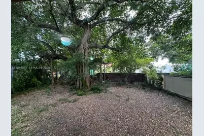 1036 NW 64th St, Miami, FL 33150 - Photo 10