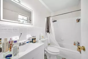 2352 NW 102nd St, Miami, FL 33147 - Photo 16