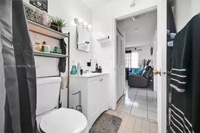 2352 NW 102nd St, Miami, FL 33147 - Photo 34